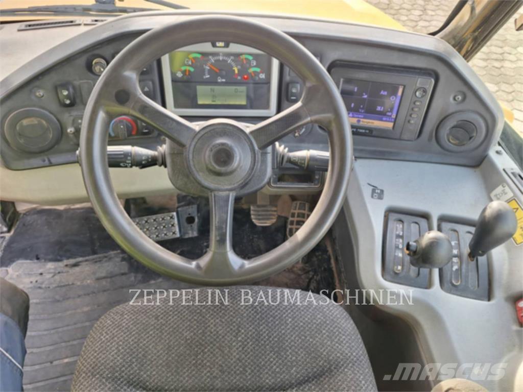 CAT 735B Articulated Haulers