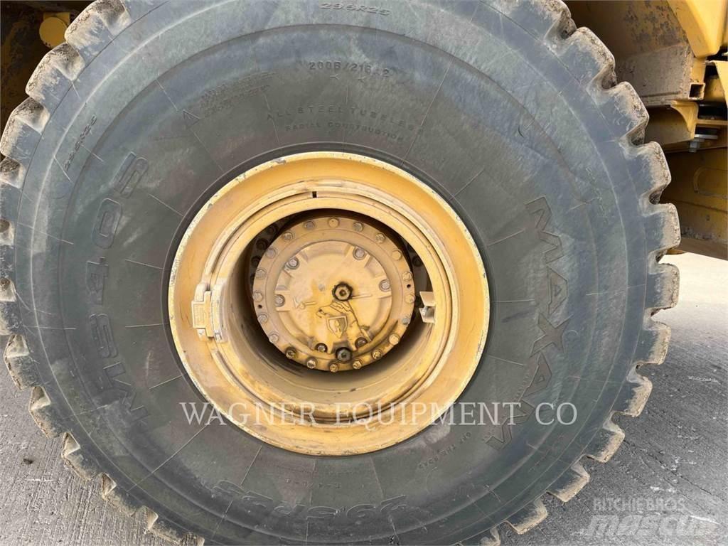 CAT 740B WT Water bowser