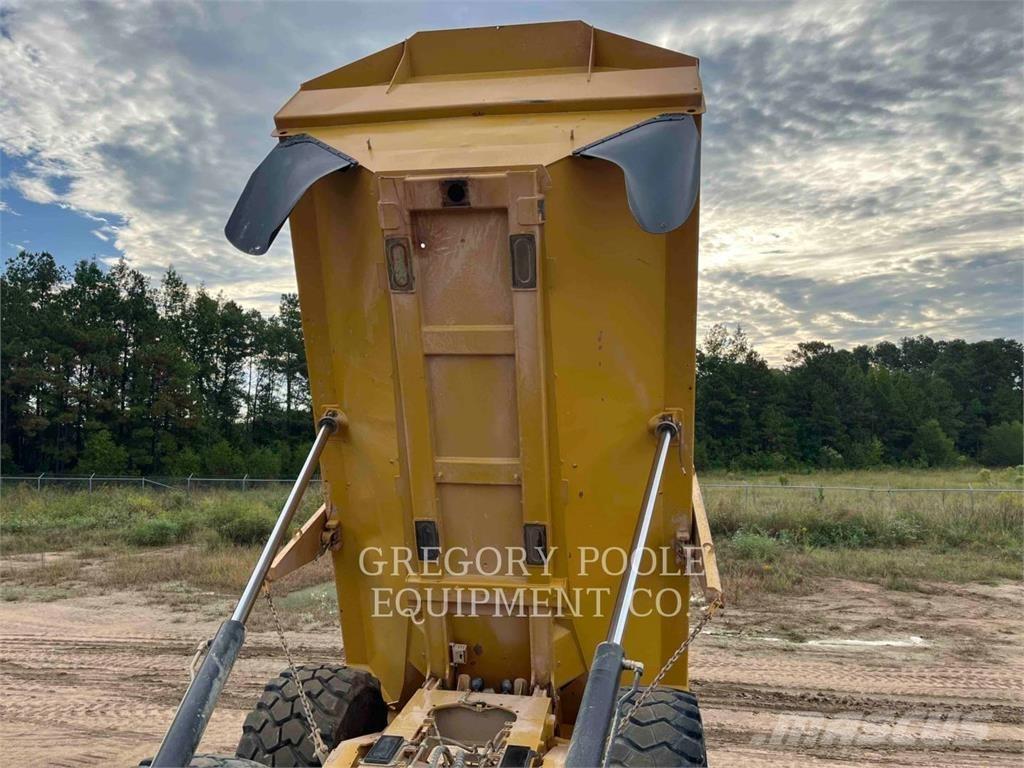 CAT 74504 Articulated Haulers