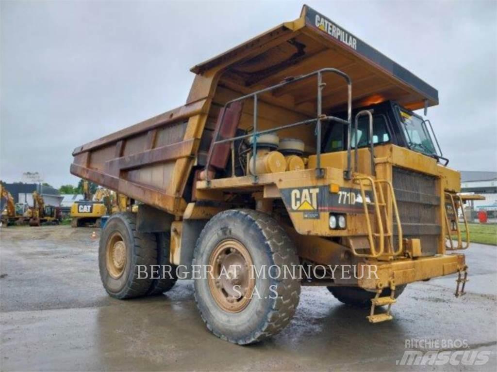 CAT 771D Articulated Haulers