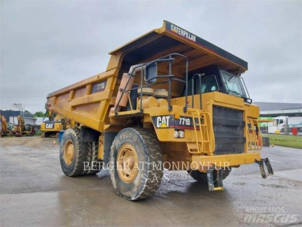 CAT 771D Articulated Haulers