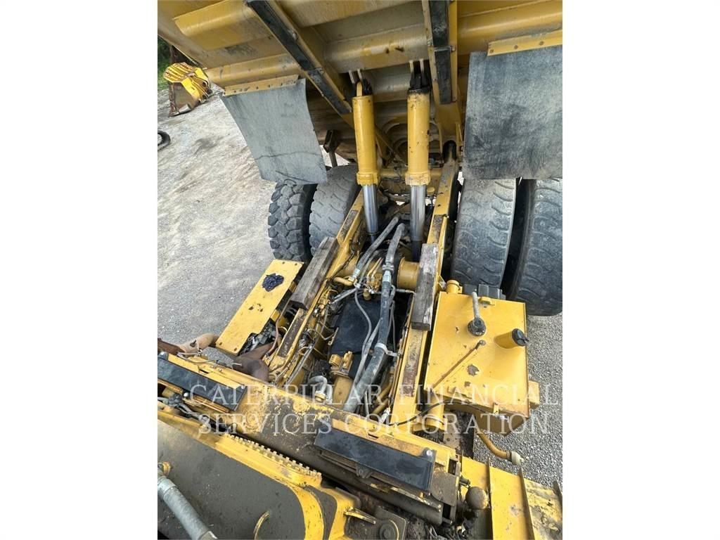 CAT 772G Articulated Haulers