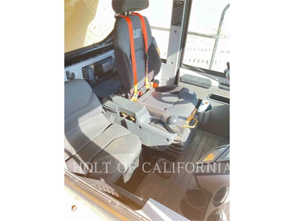 CAT 775G Articulated Haulers