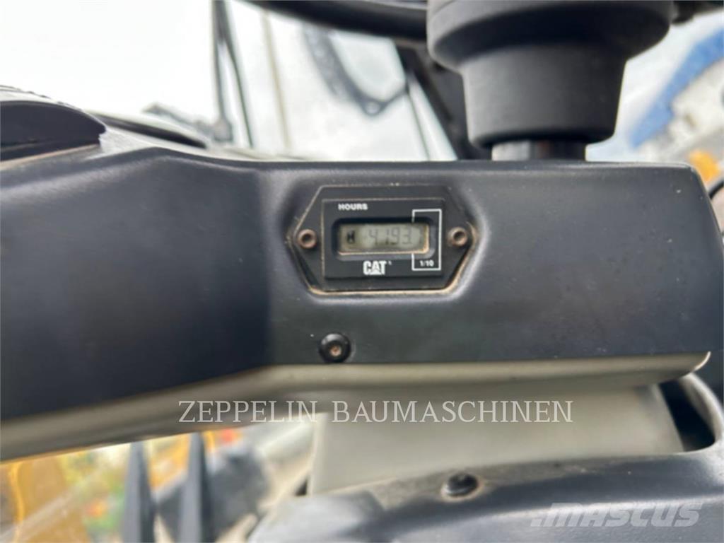 CAT 902 Wheel loaders