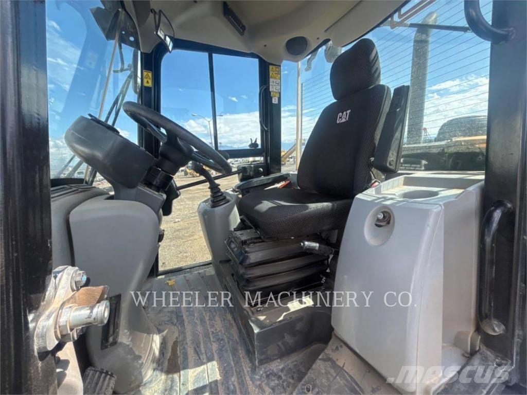 CAT 906M Wheel loaders