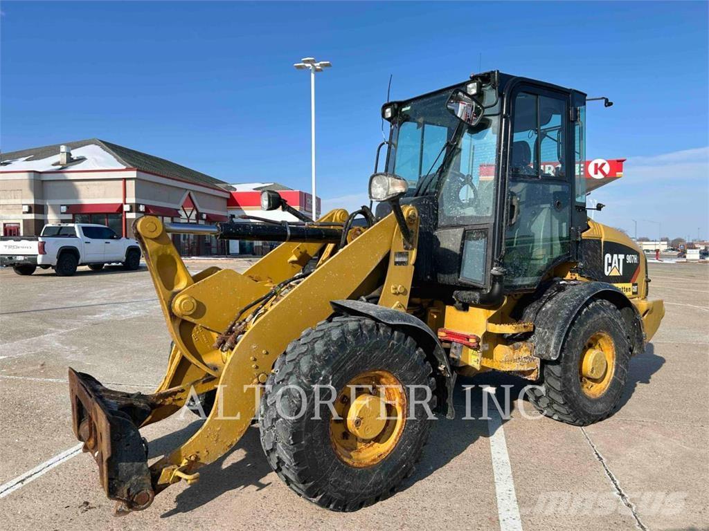 CAT 907H2 Mini loaders