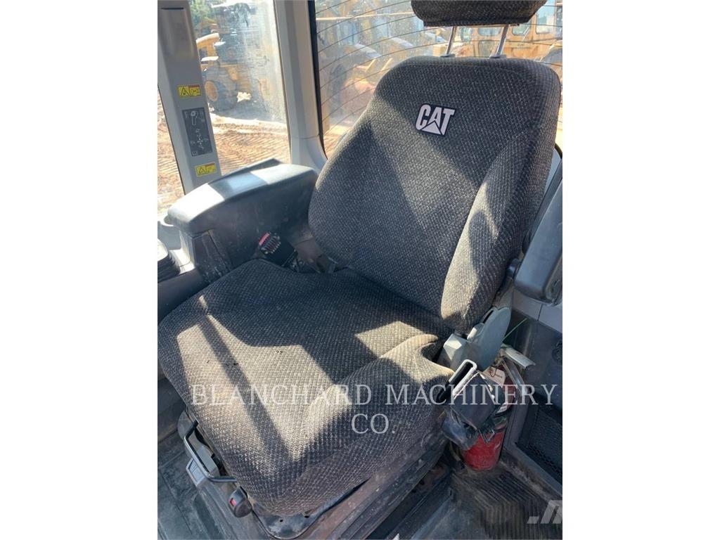 CAT 930M Wheel loaders