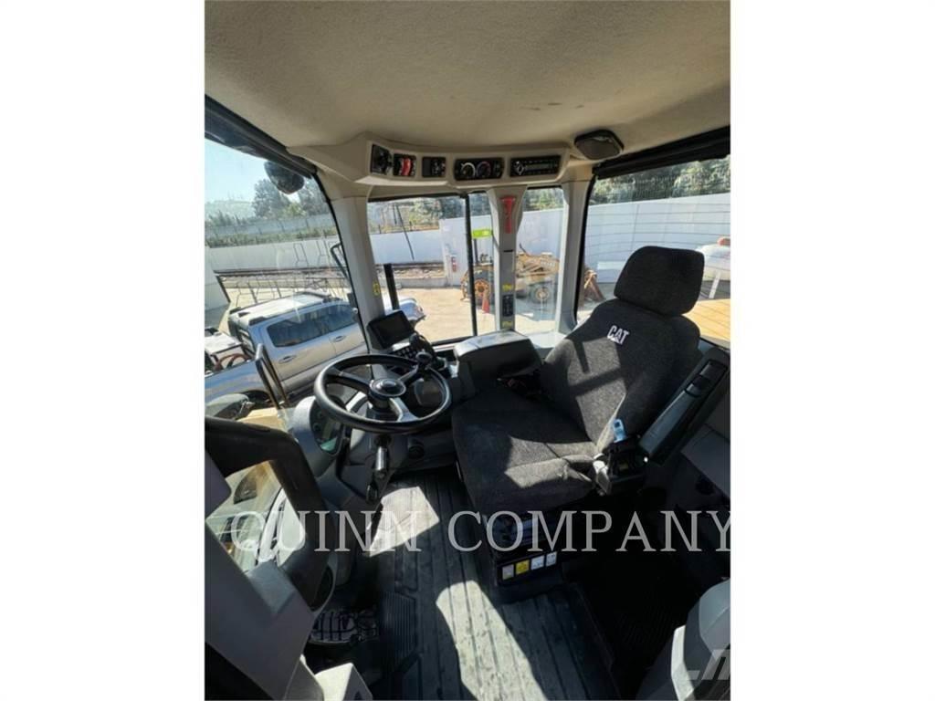 CAT 938M Wheel loaders