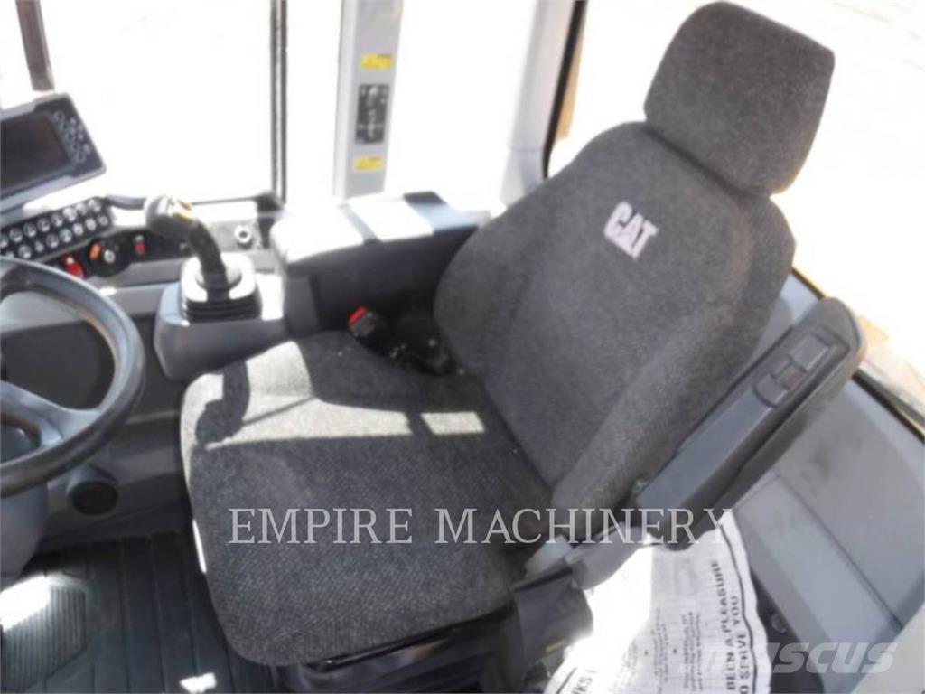 CAT 938M Wheel loaders