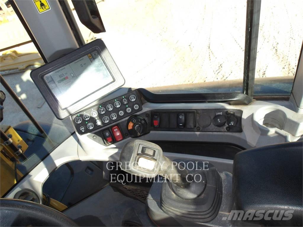 CAT 938M Wheel loaders