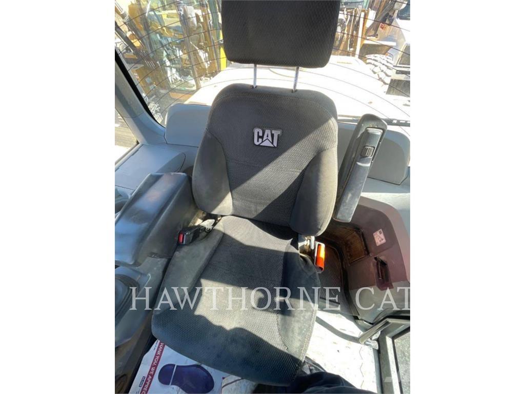 CAT 938M Wheel loaders