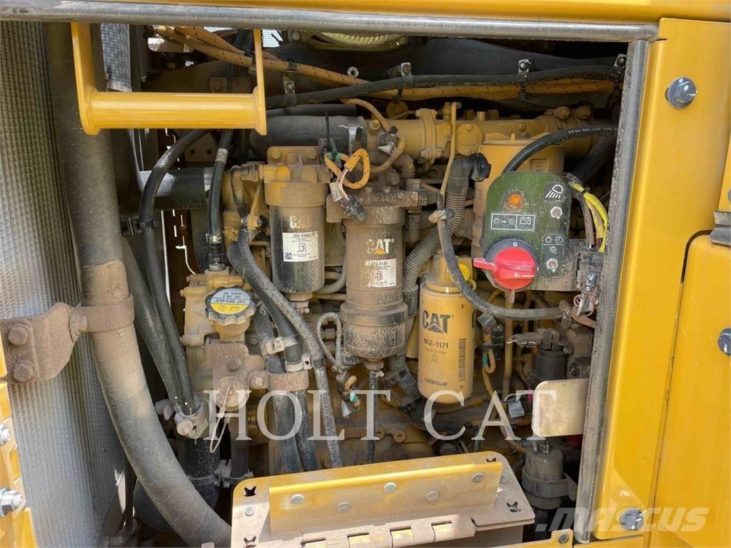 CAT 953 QC Crawler loaders