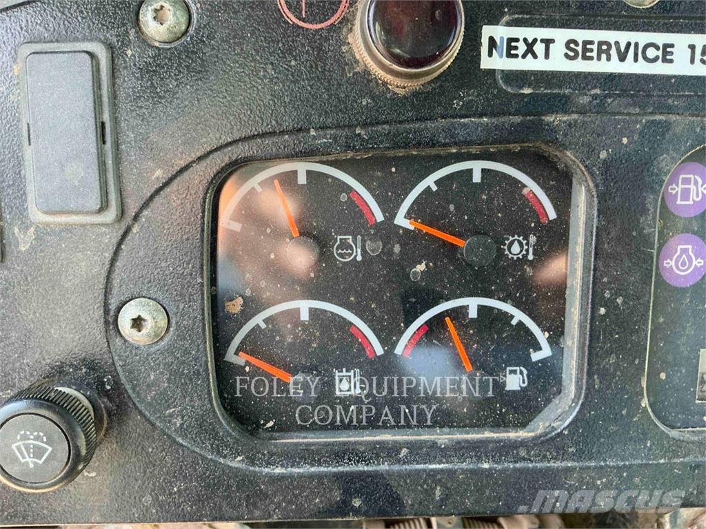 CAT 953C Crawler loaders