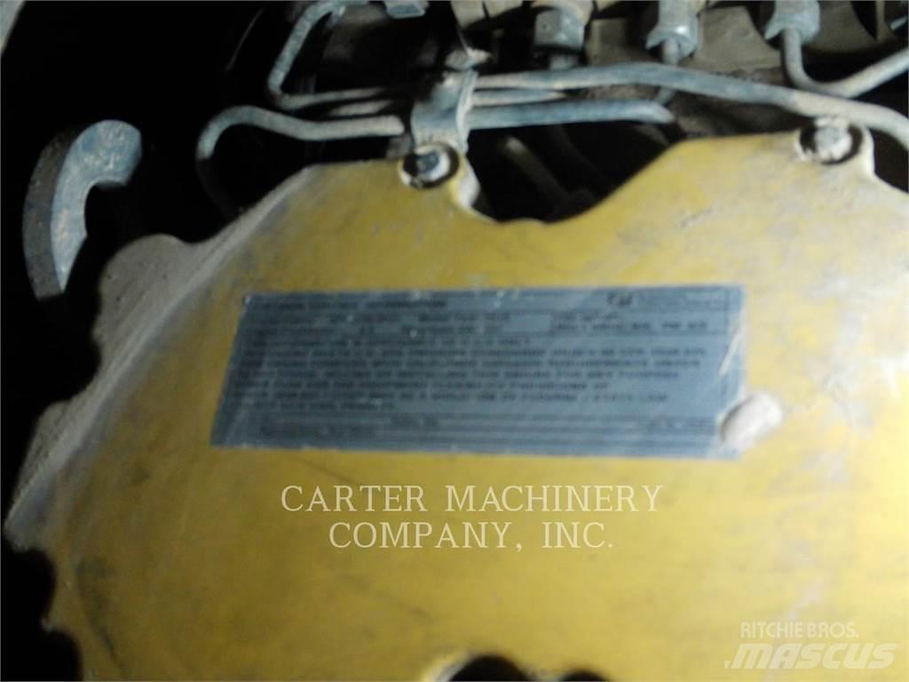 CAT 963D Crawler loaders