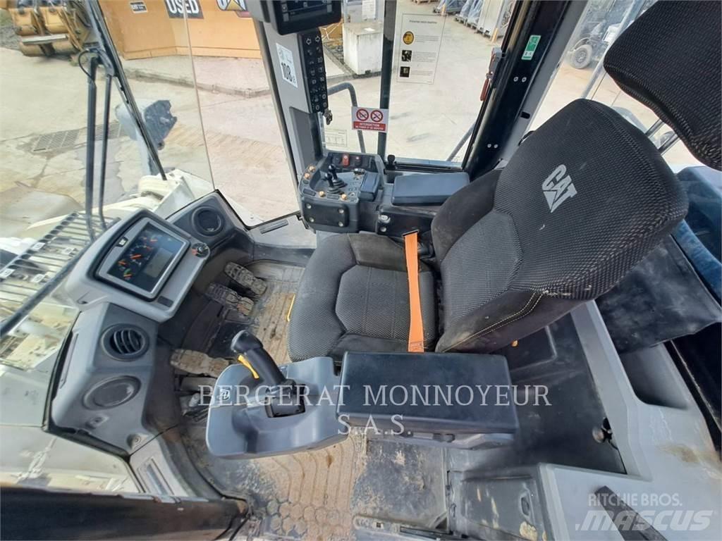 CAT 966M Wheel loaders