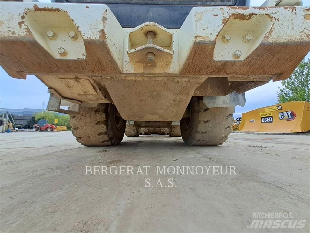 CAT 966M Wheel loaders