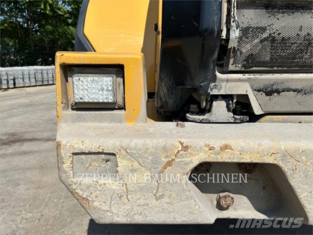CAT 966M Wheel loaders