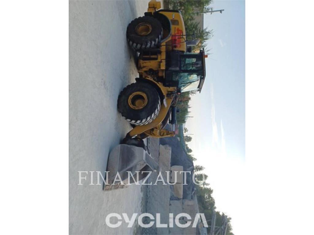 CAT 966M Wheel loaders