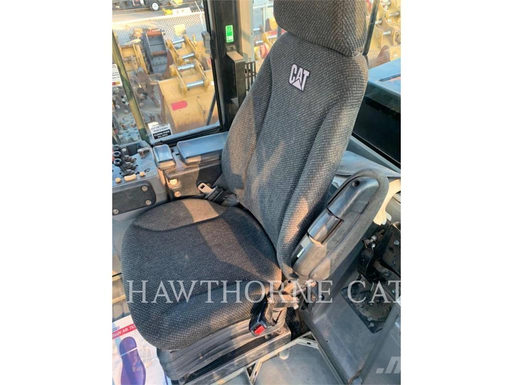 CAT 966M Wheel loaders