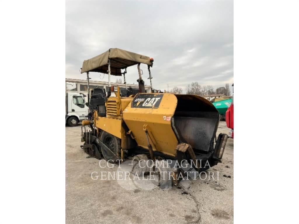CAT AP300 Asphalt pavers