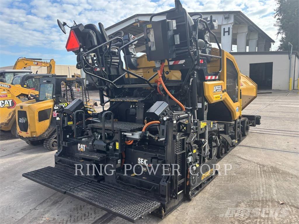 CAT AP555 Asphalt recycling