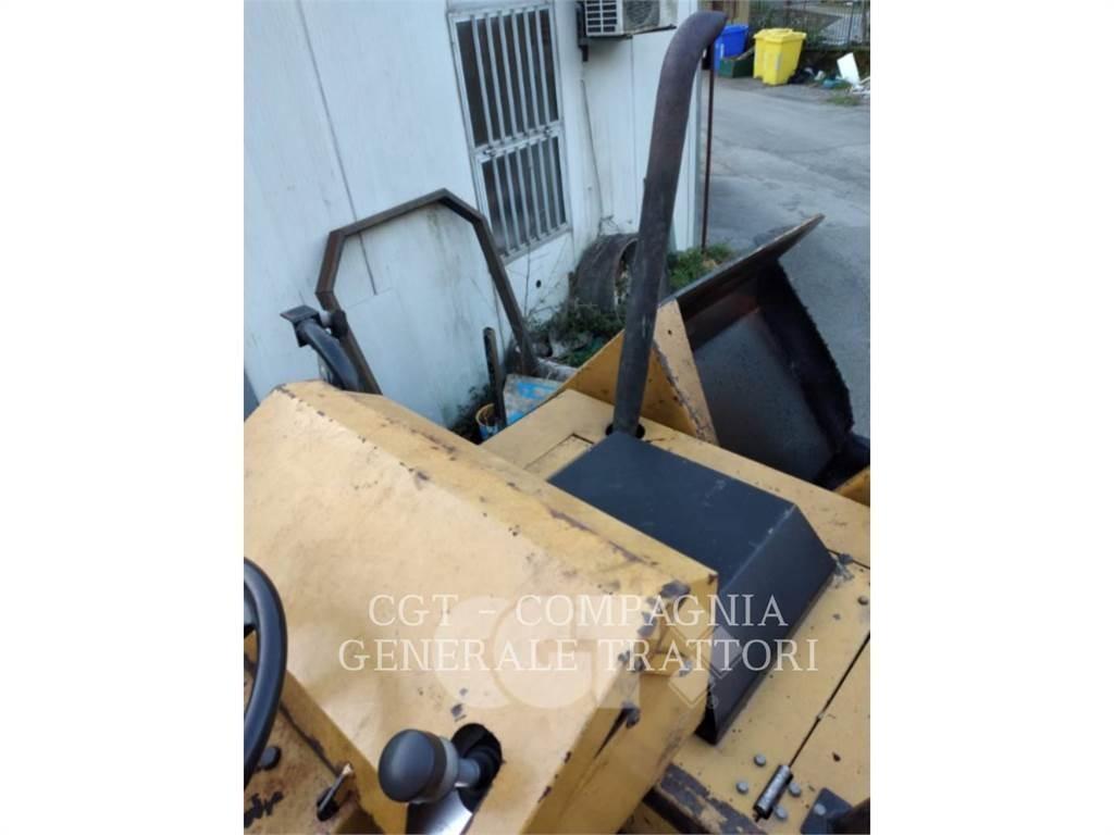 CAT BB730 Asphalt pavers
