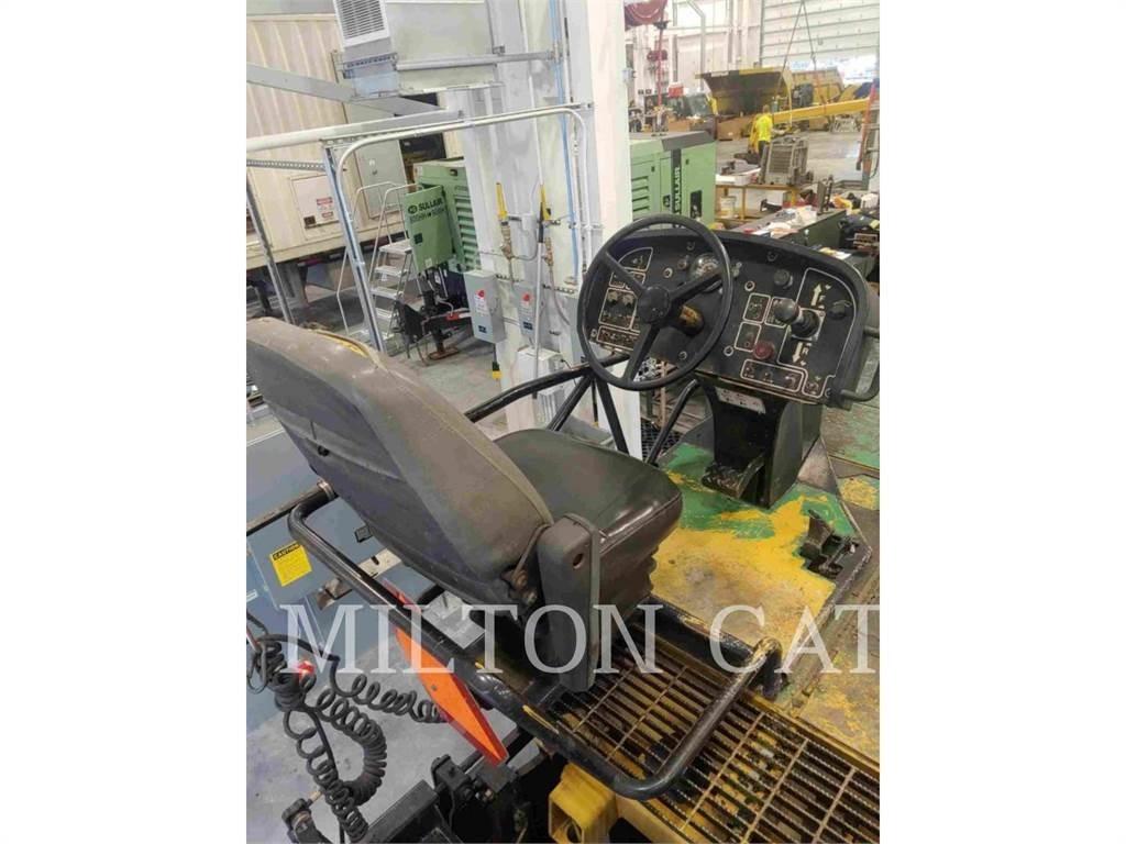 CAT BG-2455D Asphalt pavers