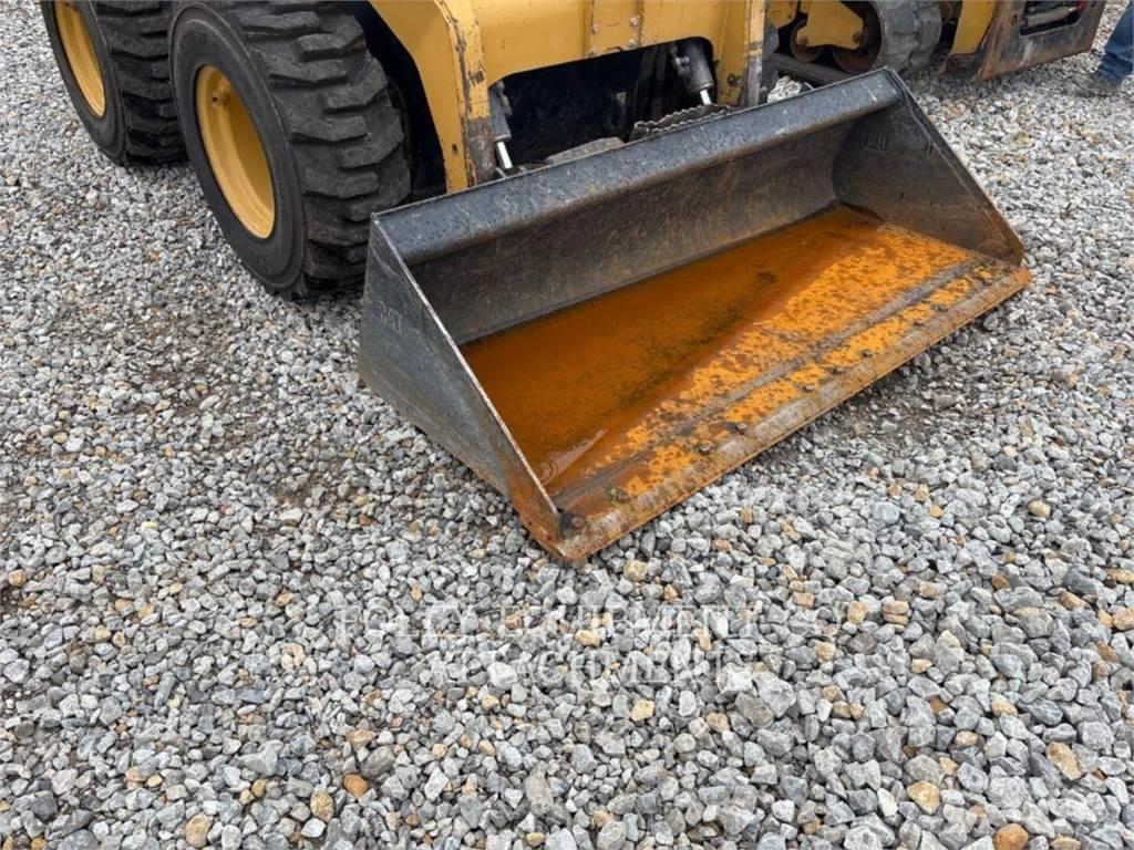 CAT BKSSLMP74 Skid steer loaders