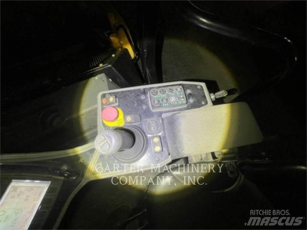 CAT CB13 Soil compactors