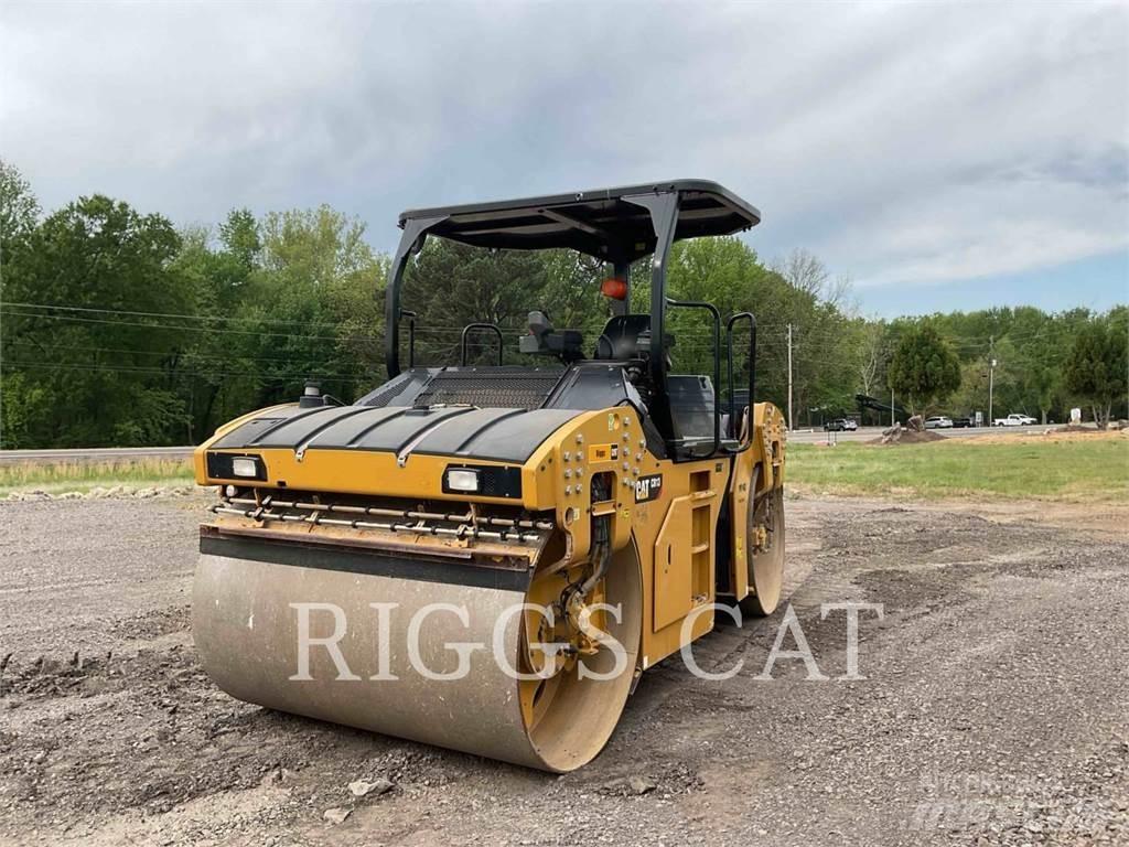 CAT CB13 Soil compactors
