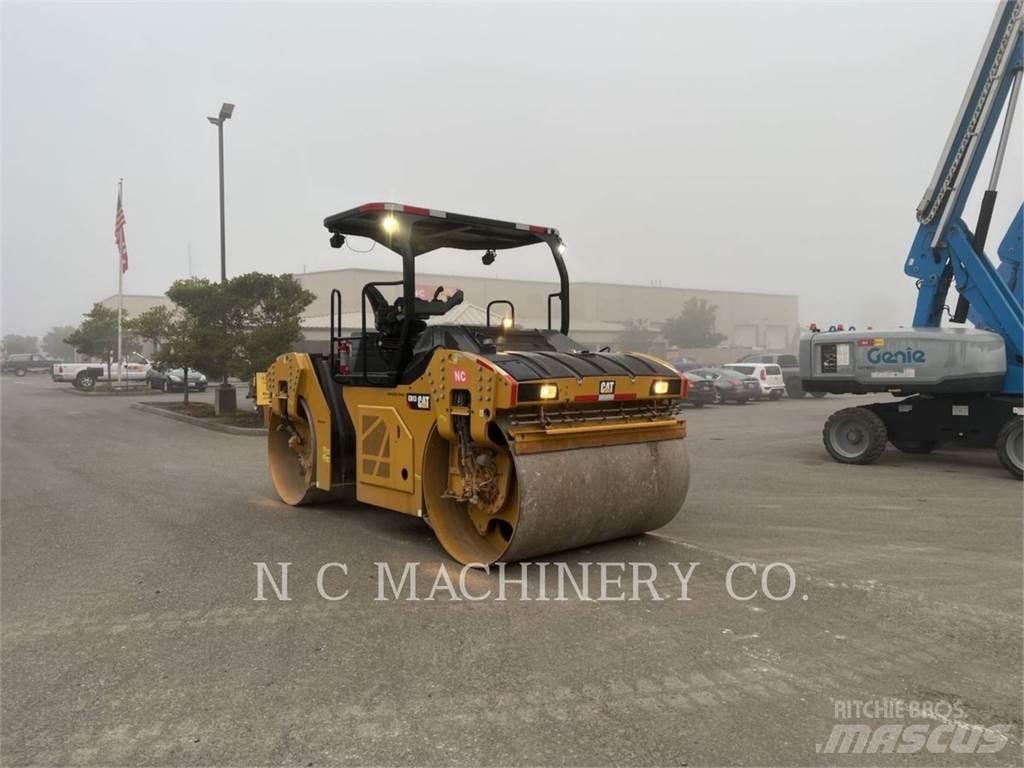 CAT CB13 Asphalt pavers