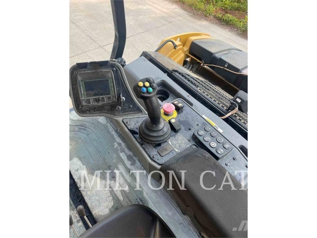 CAT CB15 Soil compactors