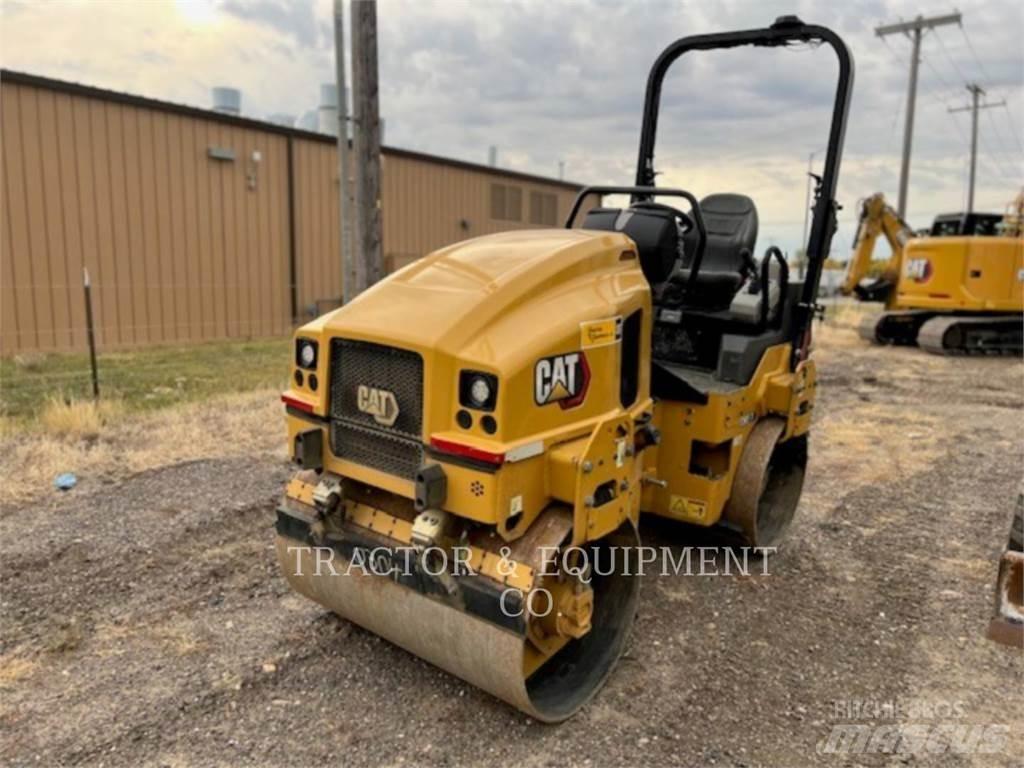 CAT CB2.7 Asphalt pavers