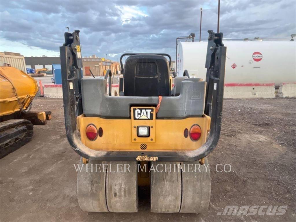 CAT CC34B Crawler loaders