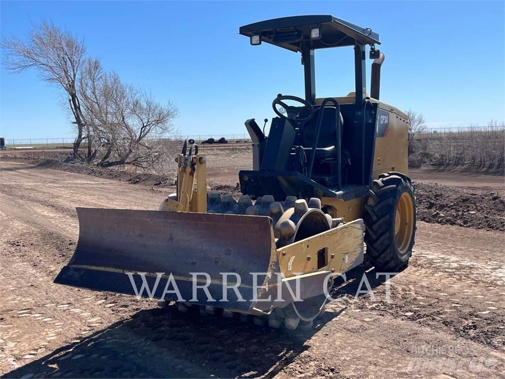 CAT CP34 Asphalt pavers