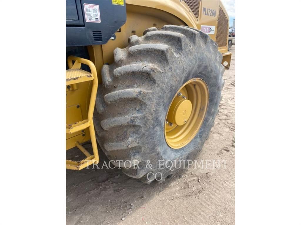 CAT CP56B Asphalt pavers
