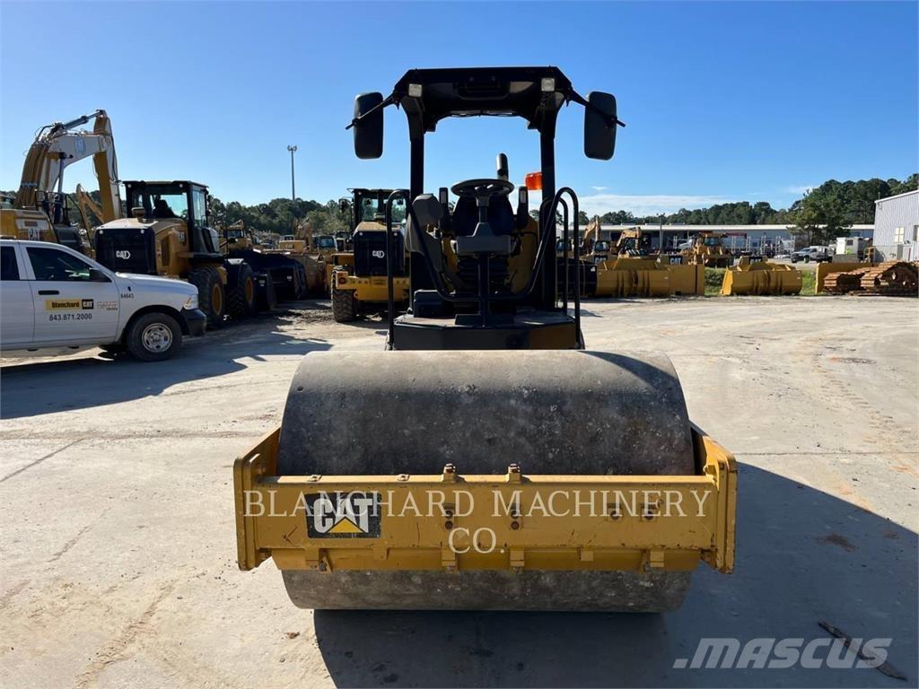 CAT CS44B Single drum rollers