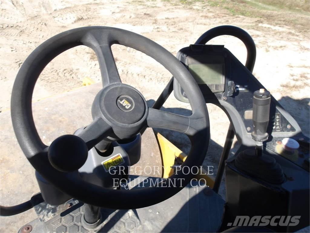 CAT CS44B Single drum rollers