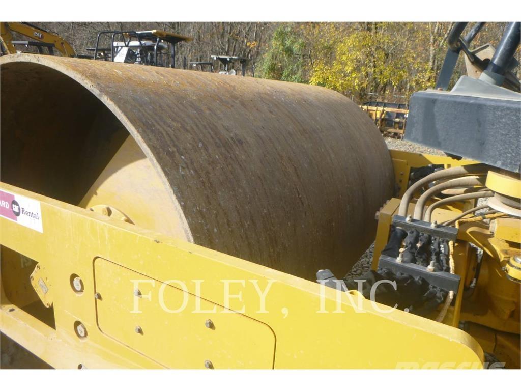 CAT CS54B Single drum rollers