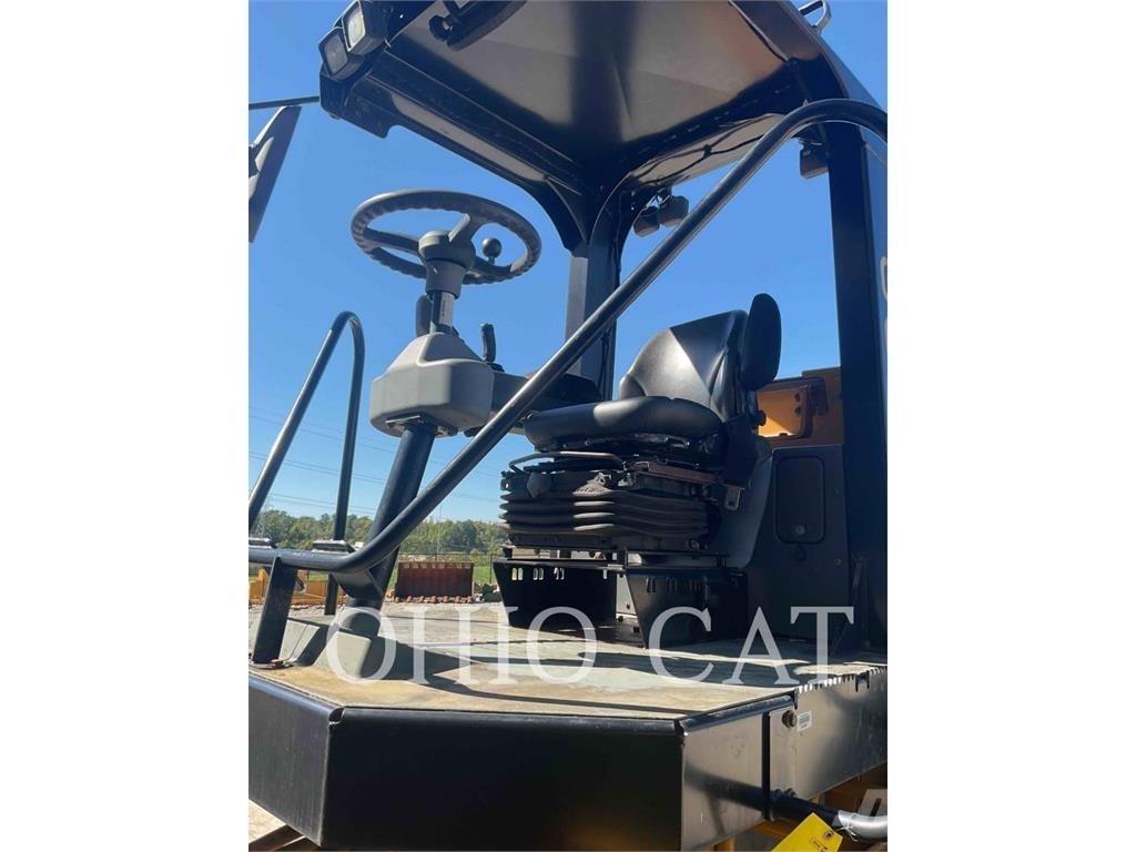 CAT CS56B Single drum rollers