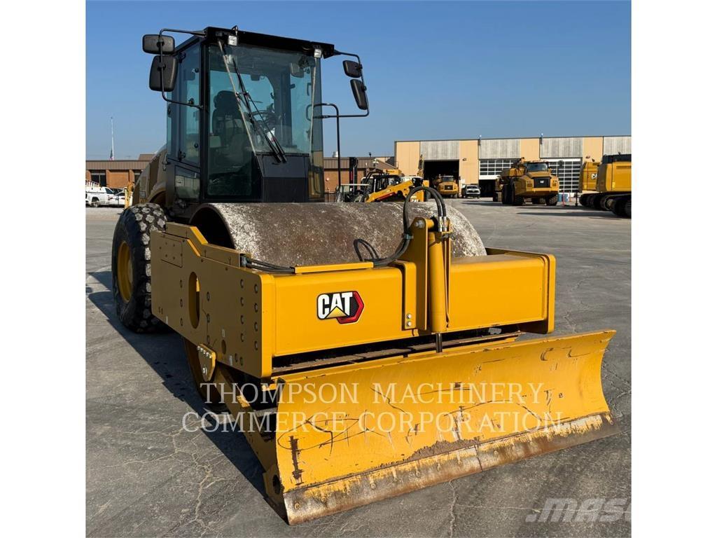 CAT CS68B Single drum rollers