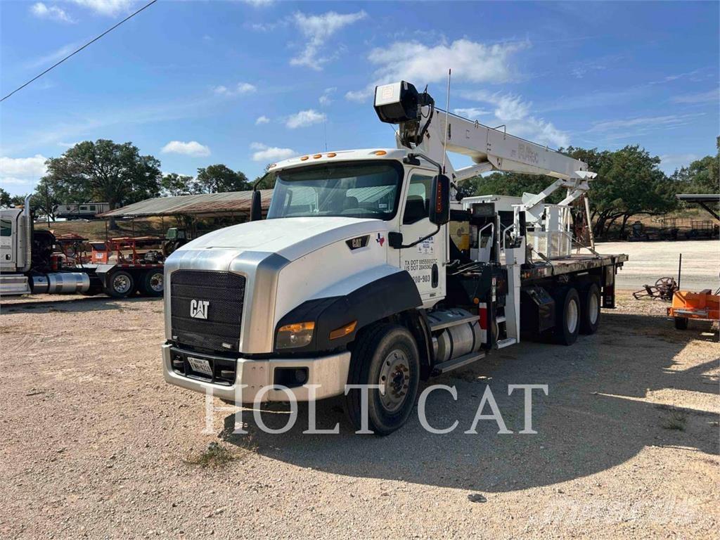 CAT CT660S Other trucks