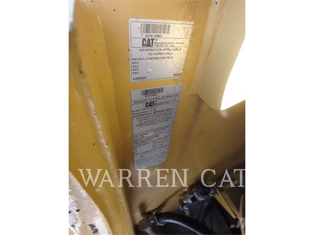 CAT CW34 Asphalt pavers