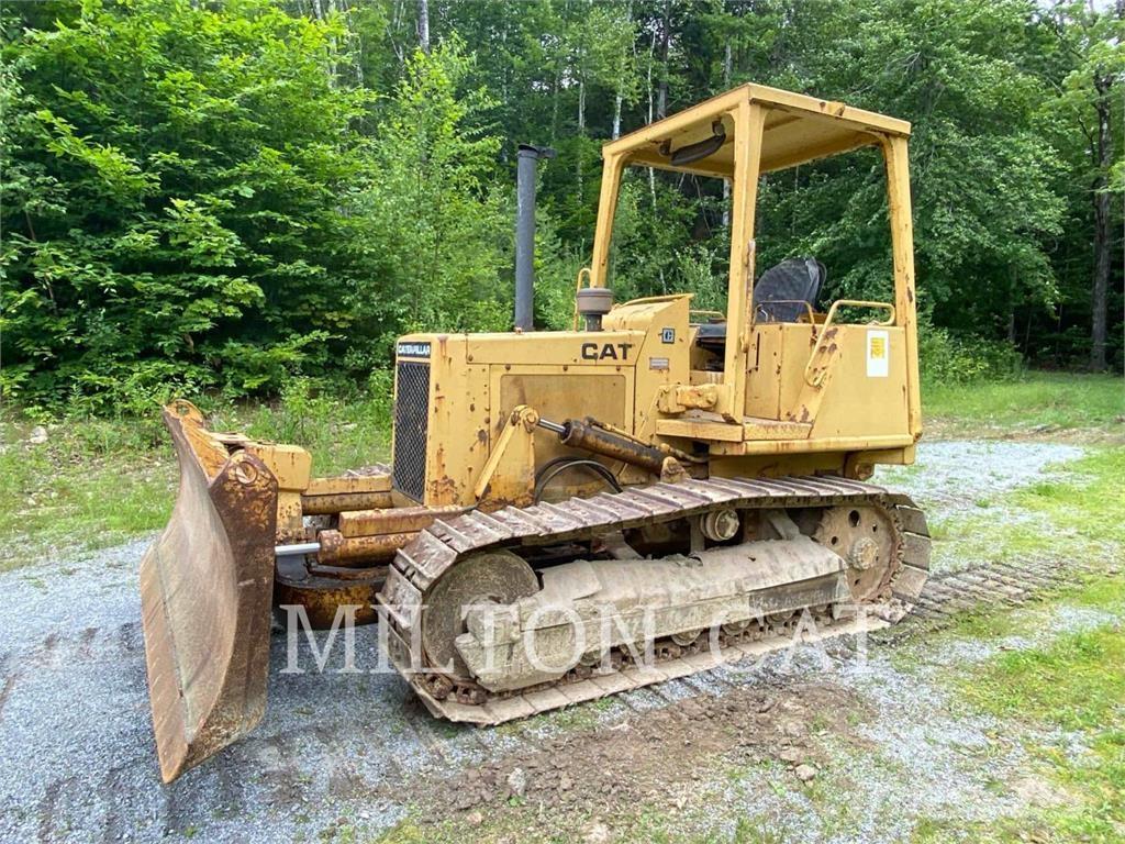 CAT D3B Crawler dozers