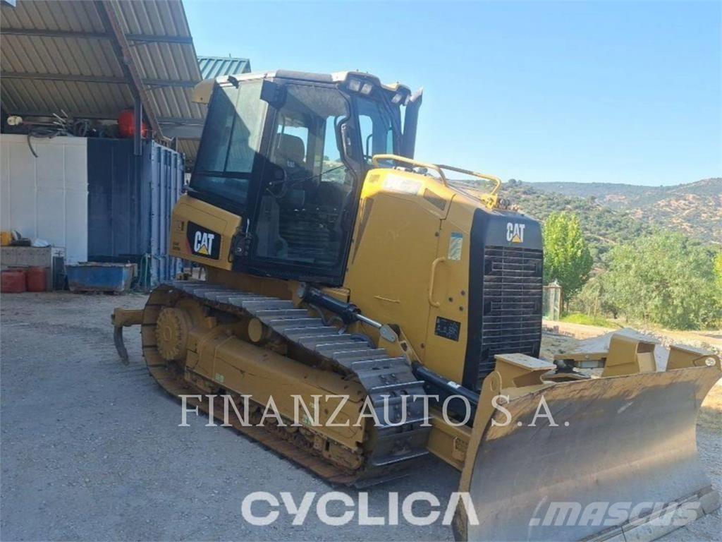 CAT D4K2 Crawler dozers