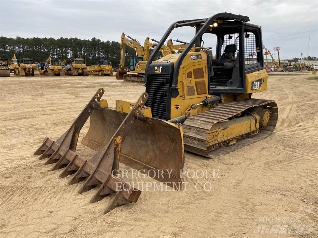 CAT D4K2LGP Crawler dozers