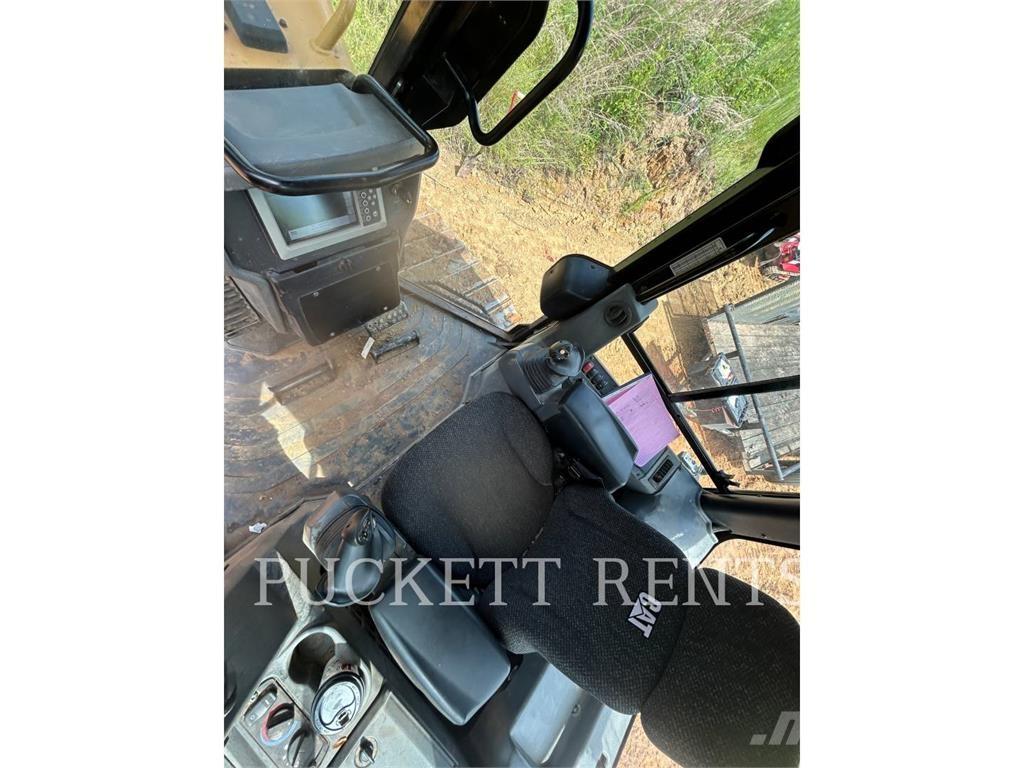 CAT D4K2LGP Crawler dozers