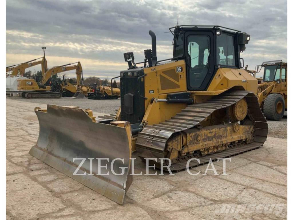 CAT D5 Crawler dozers
