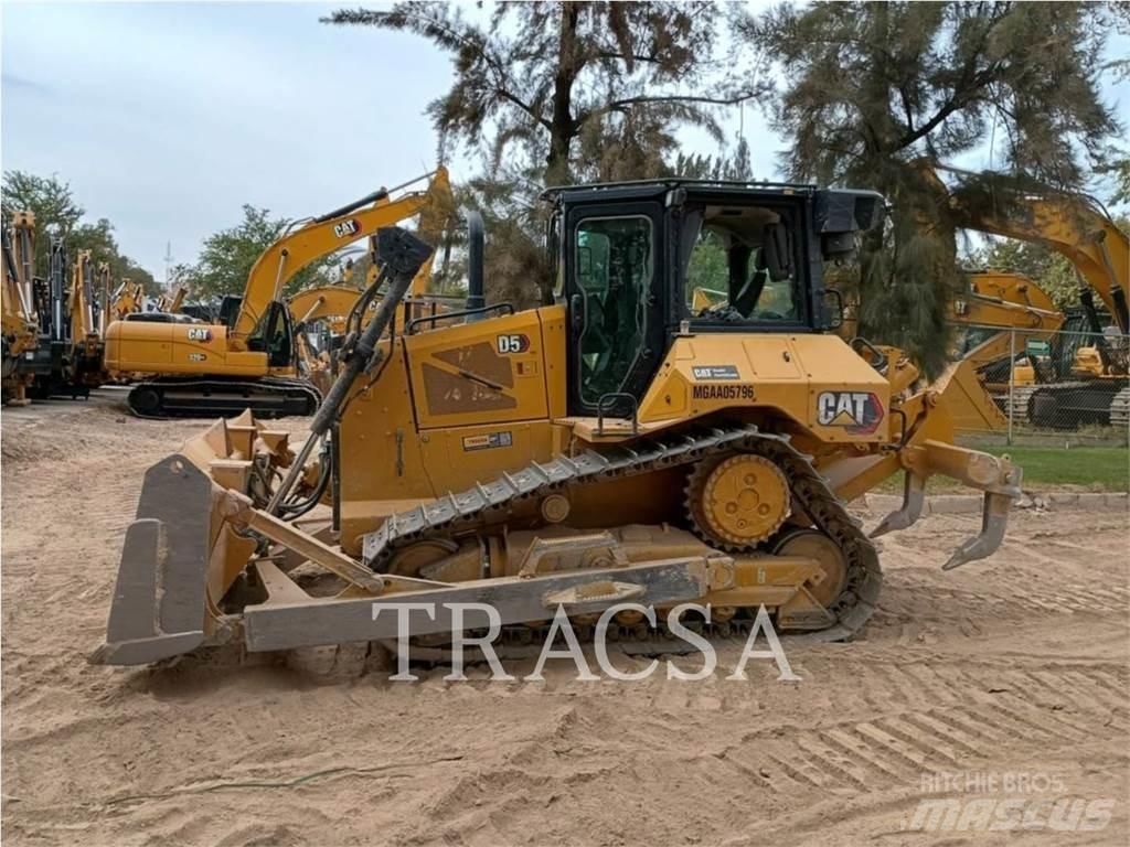 CAT D5-17 Crawler dozers