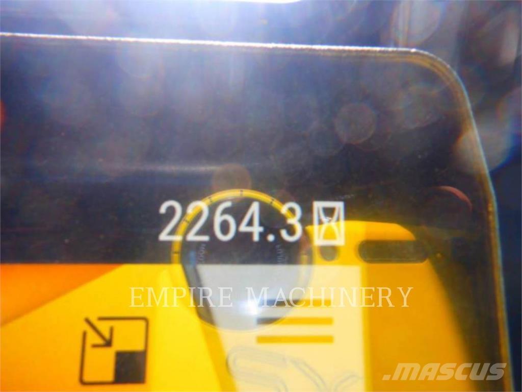 CAT D5-17VPWHA Crawler dozers